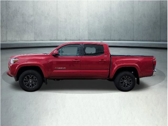 Used 2022 Toyota Tacoma SR5 AWD/4WD image 2