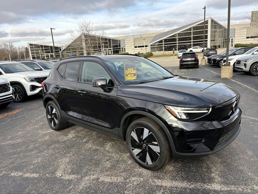 Used 2024 Volvo XC40 Recharge Core w/ Protection Package Premier image 1