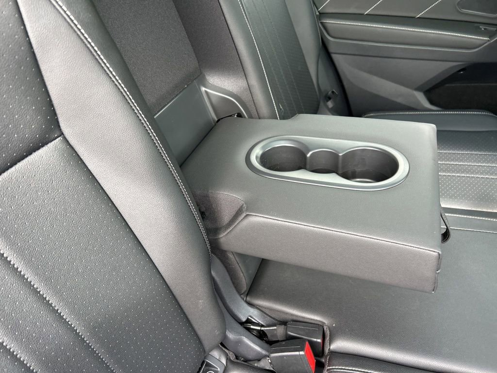 Used 2023 Volkswagen Tiguan SE image 49