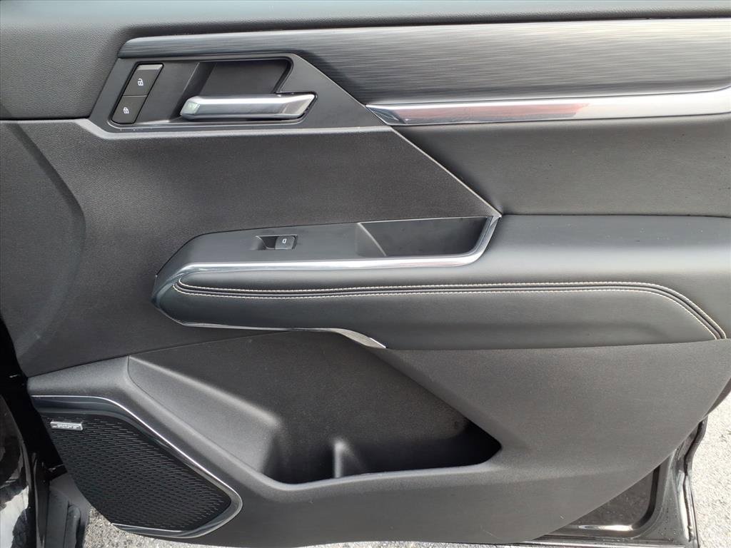 Used 2025 GMC Acadia Elevation image 28