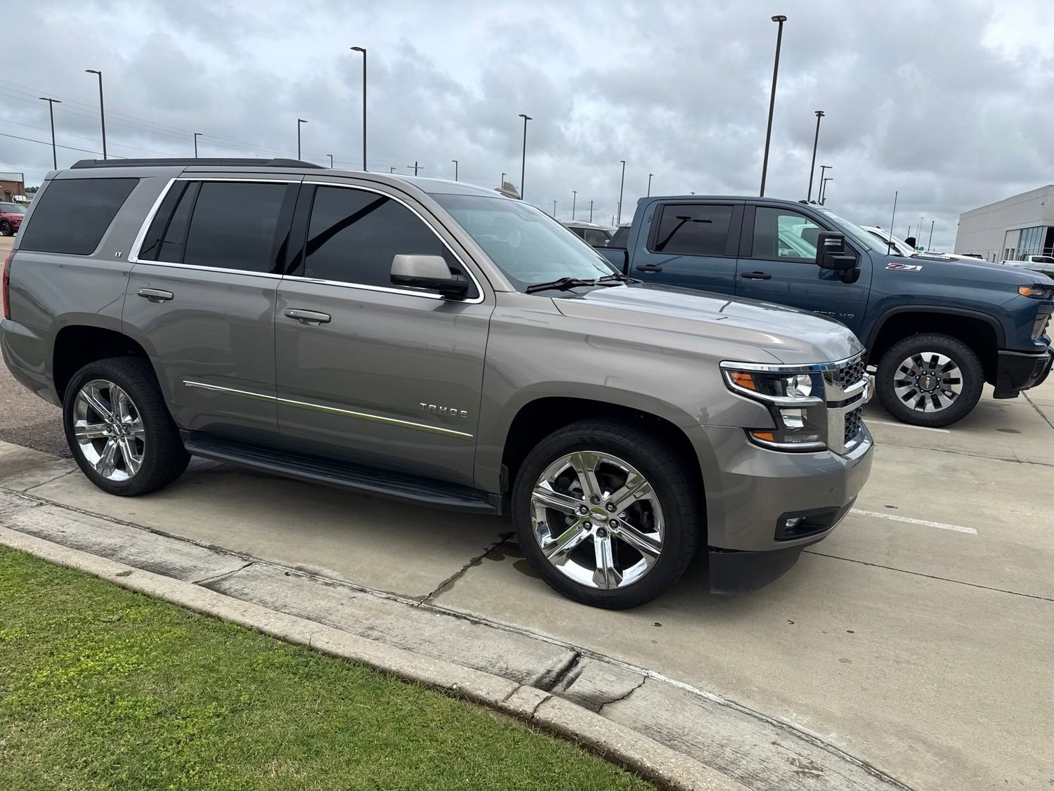 Used 2019 Chevrolet Tahoe LT RWD image 4
