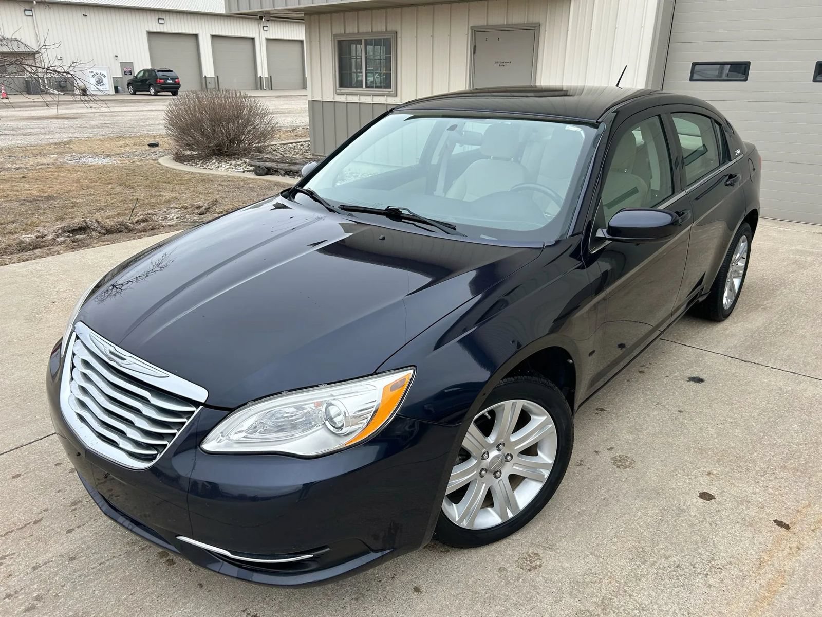 Used 2012 Chrysler 200 Touring w/ Cold Weather Group FWD image 18