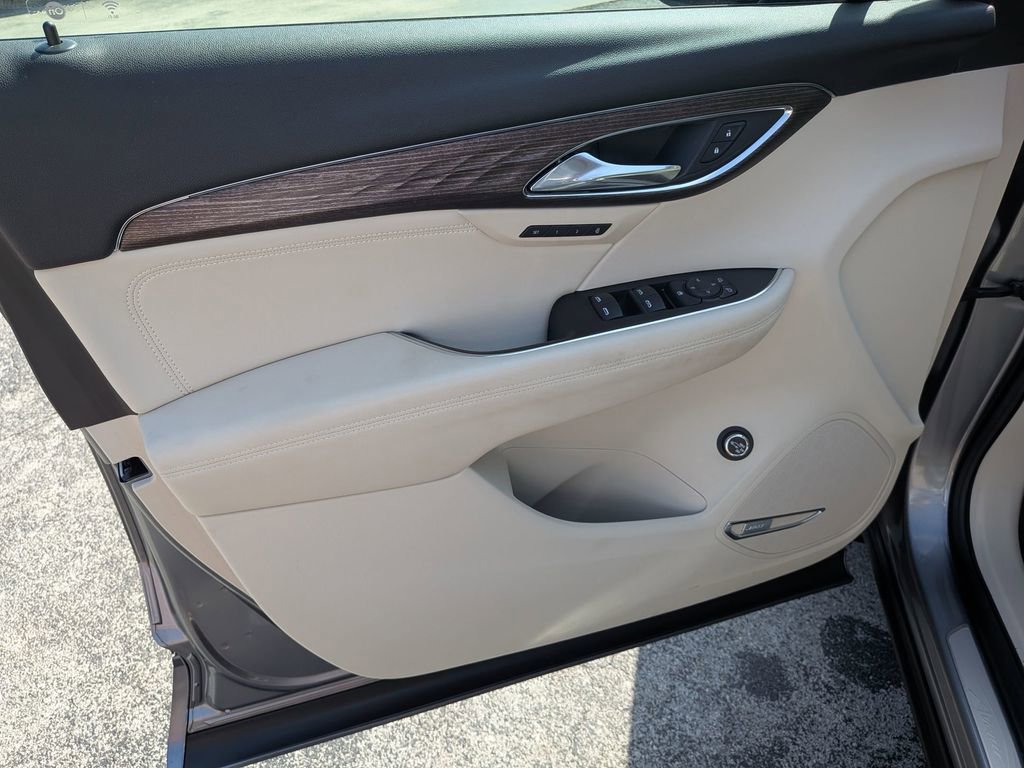 Certified 2022 Buick Envision Avenir w/ Technology Package II image 10