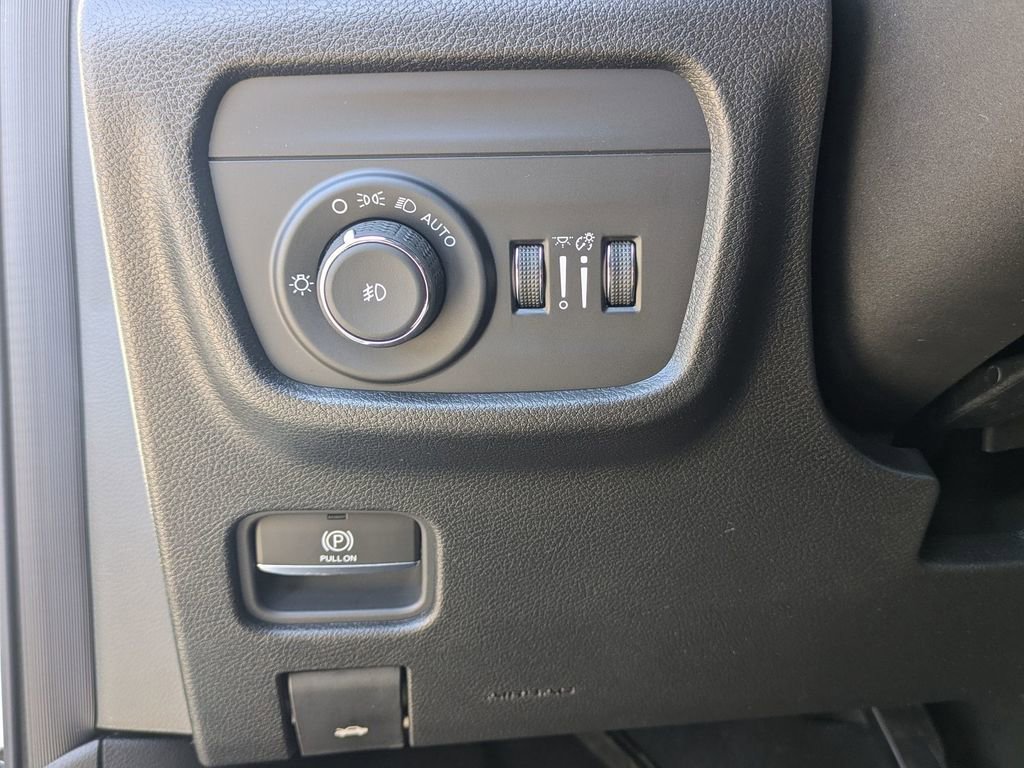 New 2025 Jeep Grand Cherokee L Limited image 18