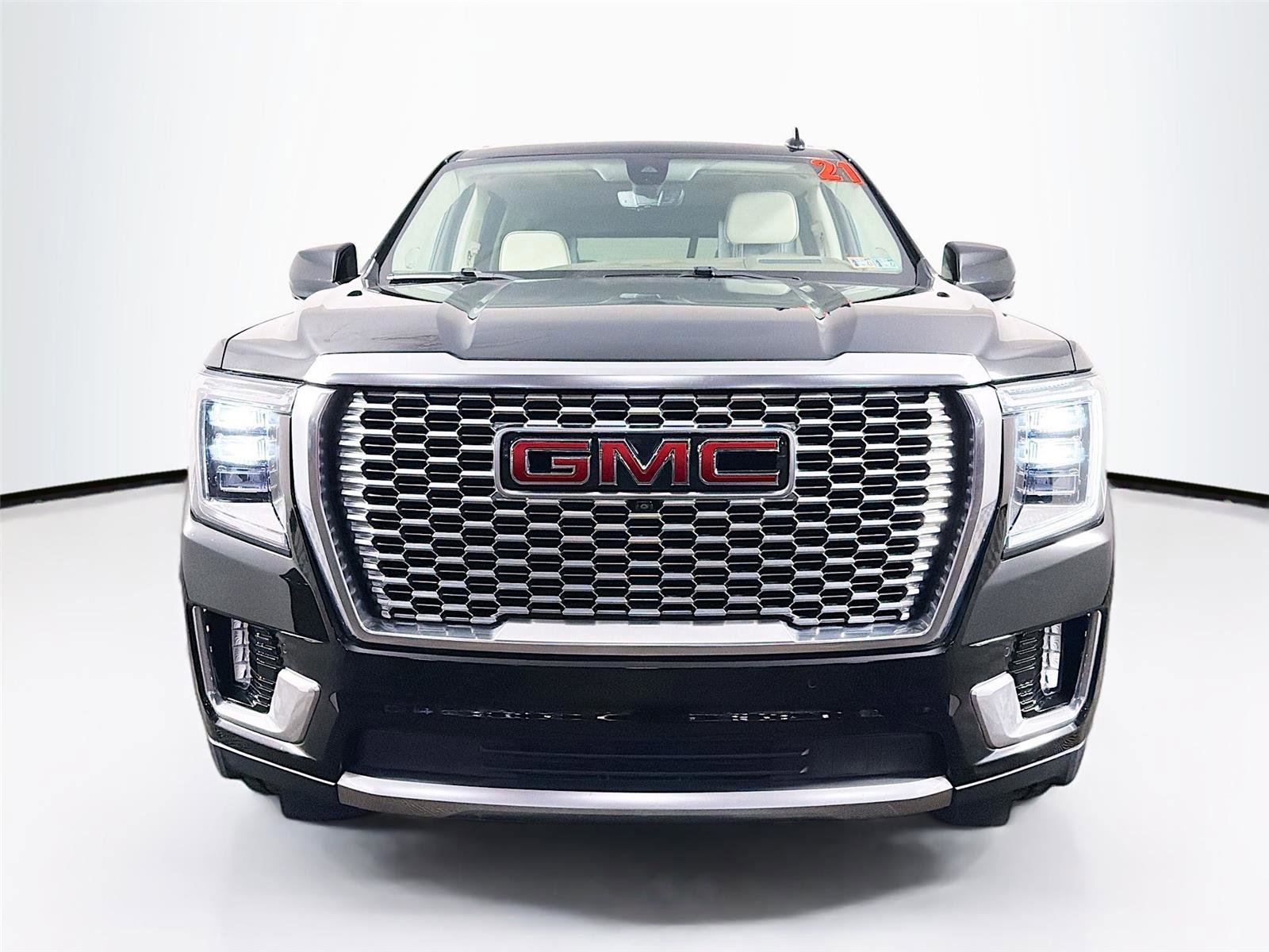 Used 2021 GMC Yukon Denali w/ Denali Ultimate Package image 2