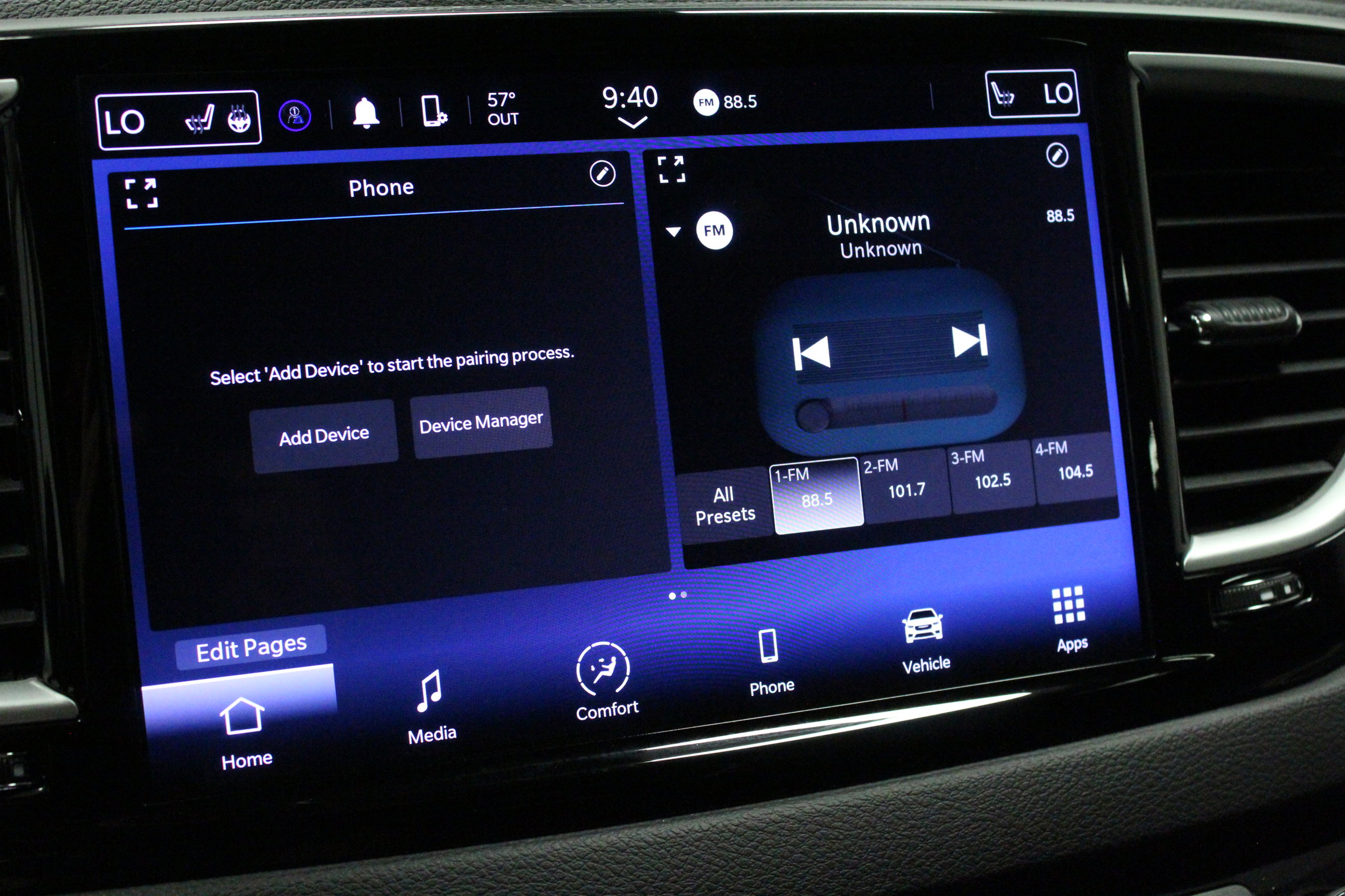 Used 2024 Chrysler Pacifica Touring-L FWD image 32