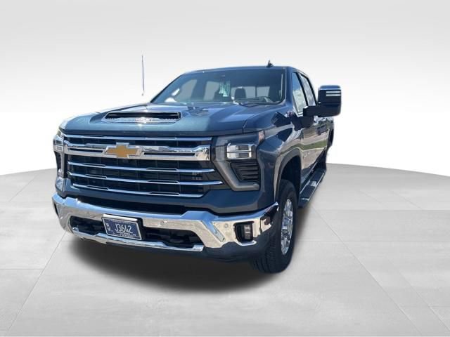 Used 2024 Chevrolet Silverado 2500 LTZ w/ LTZ Plus Package AWD/4WD image 2