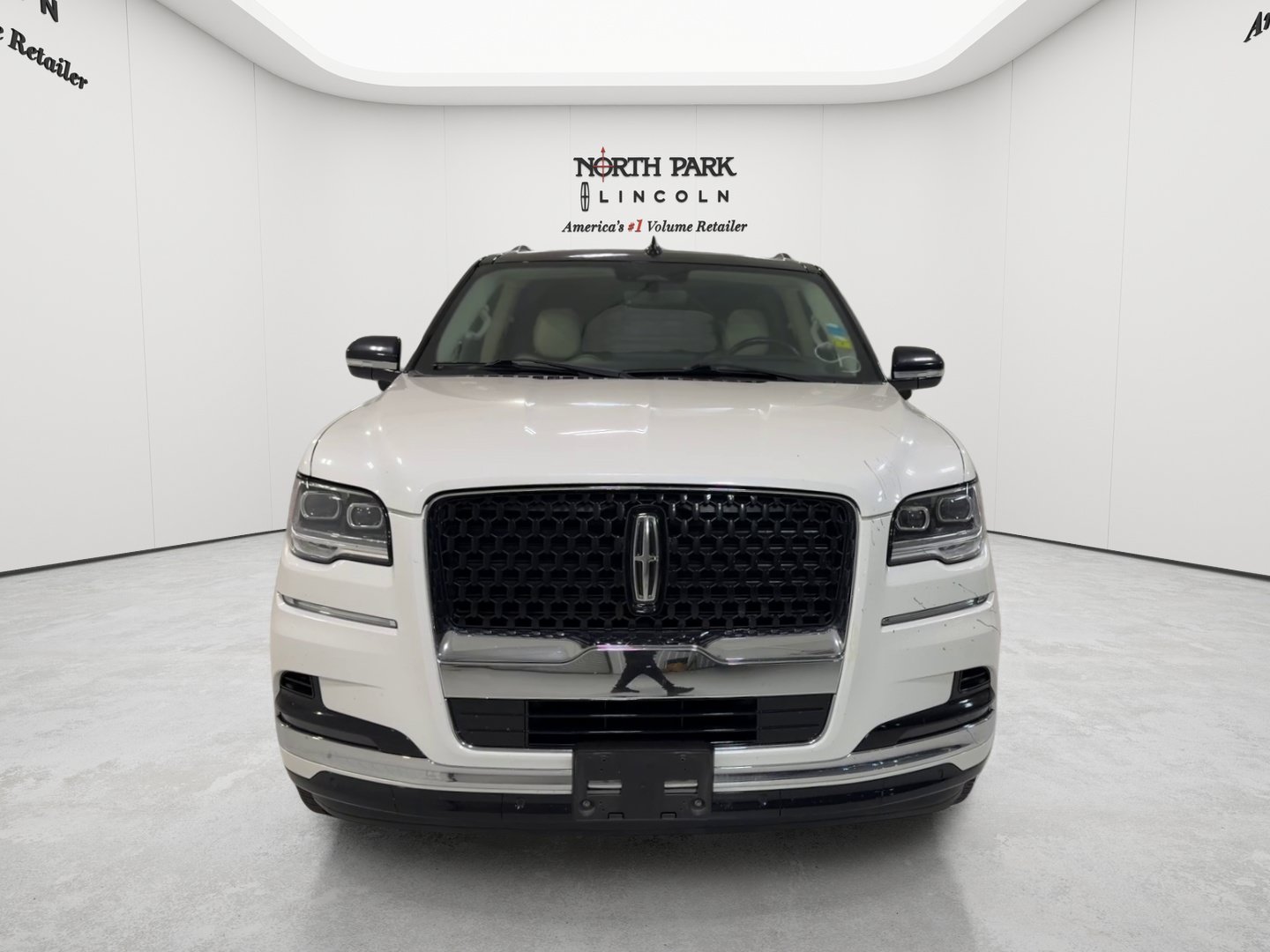 Used 2023 Lincoln Navigator L Black Label AWD/4WD image 8