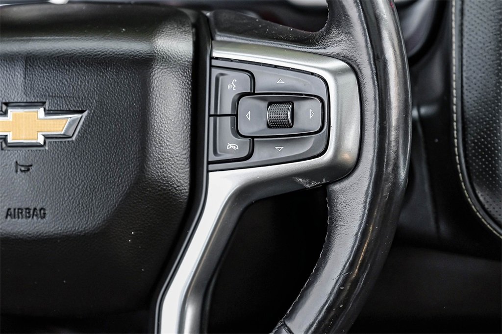 Used 2021 Chevrolet Suburban Premier w/ Premium Package image 17