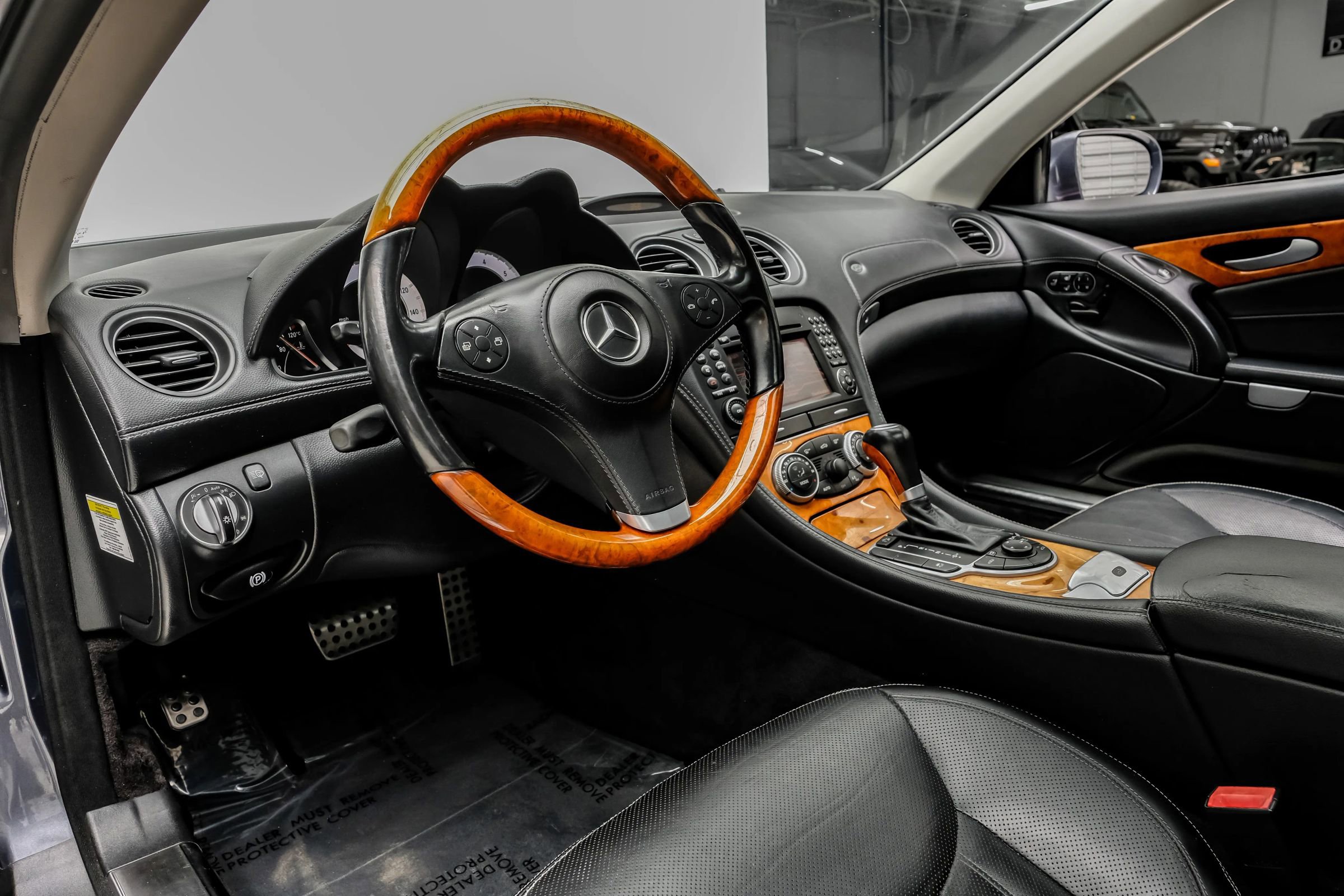 Used 2012 Mercedes-Benz SL 550 image 3