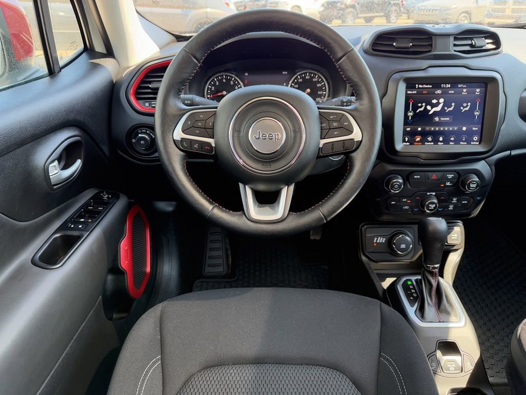 Used 2023 Jeep Renegade Latitude w/ Sun/Sound Group AWD/4WD image 22