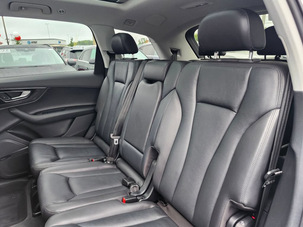 Used 2018 Audi Q7 3.0T Premium Plus w/ Premium Plus Package AWD/4WD image 9