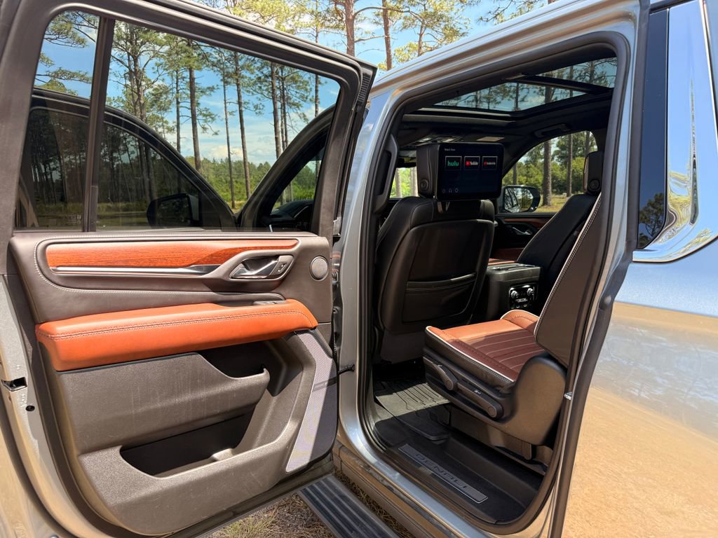 Used 2024 GMC Yukon XL Denali Ultimate AWD/4WD image 29