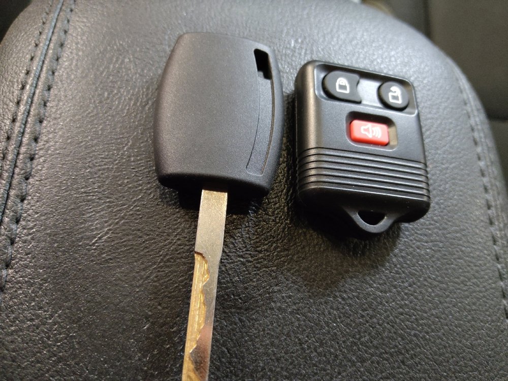 Used 2016 Ford Escape S FWD image 32