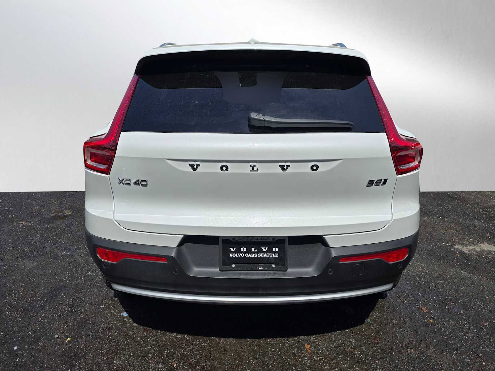 Certified 2024 Volvo XC40 B5 Plus image 4