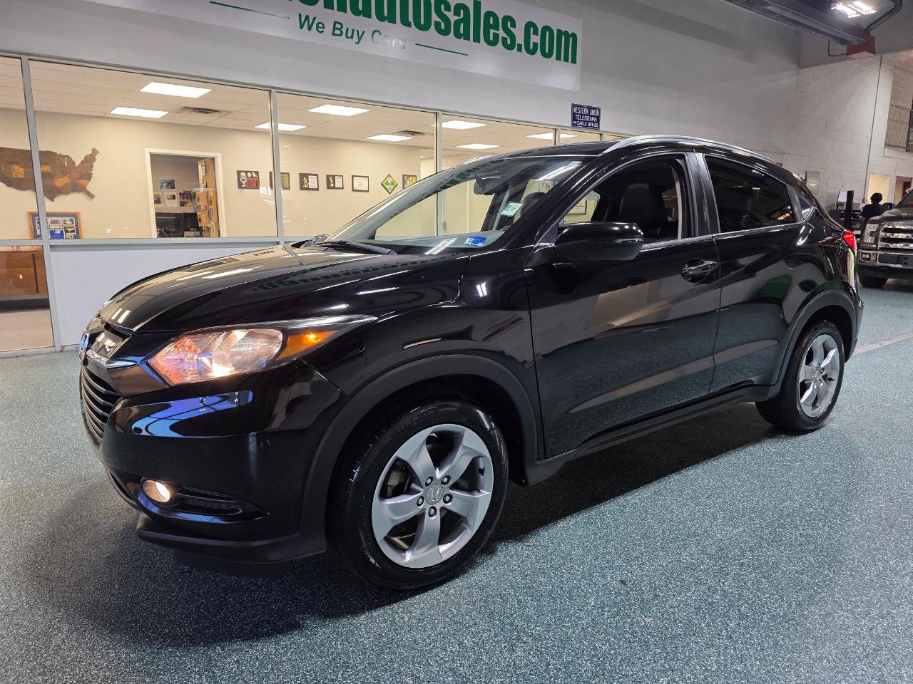 Used 2017 Honda HR-V EX-L image 2