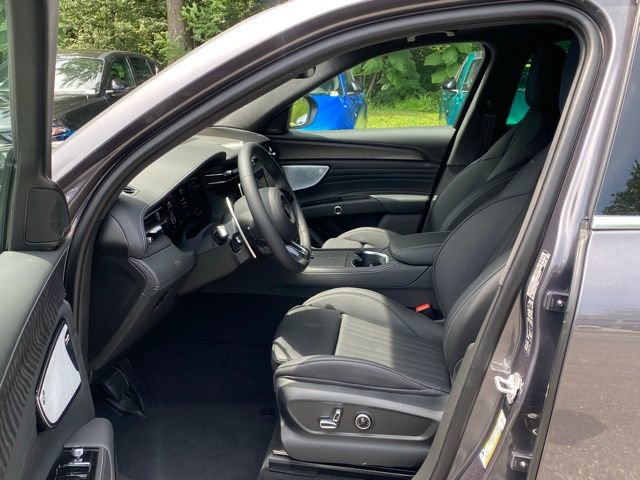 New 2025 Maserati Grecale GT image 20