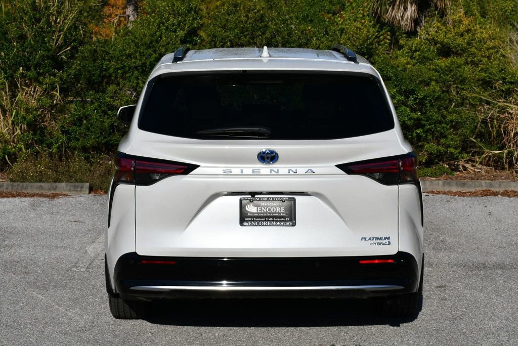 Used 2024 Toyota Sienna Platinum image 35