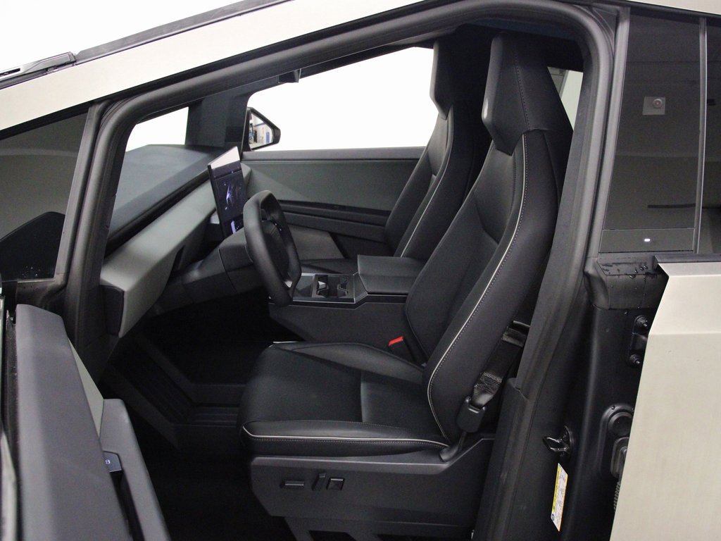 Used 2024 Tesla Cybertruck AWD Crew Cab image 16