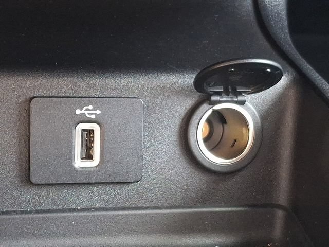 Used 2018 Ford Fusion SE w/ Fusion SE Technology Package FWD image 27