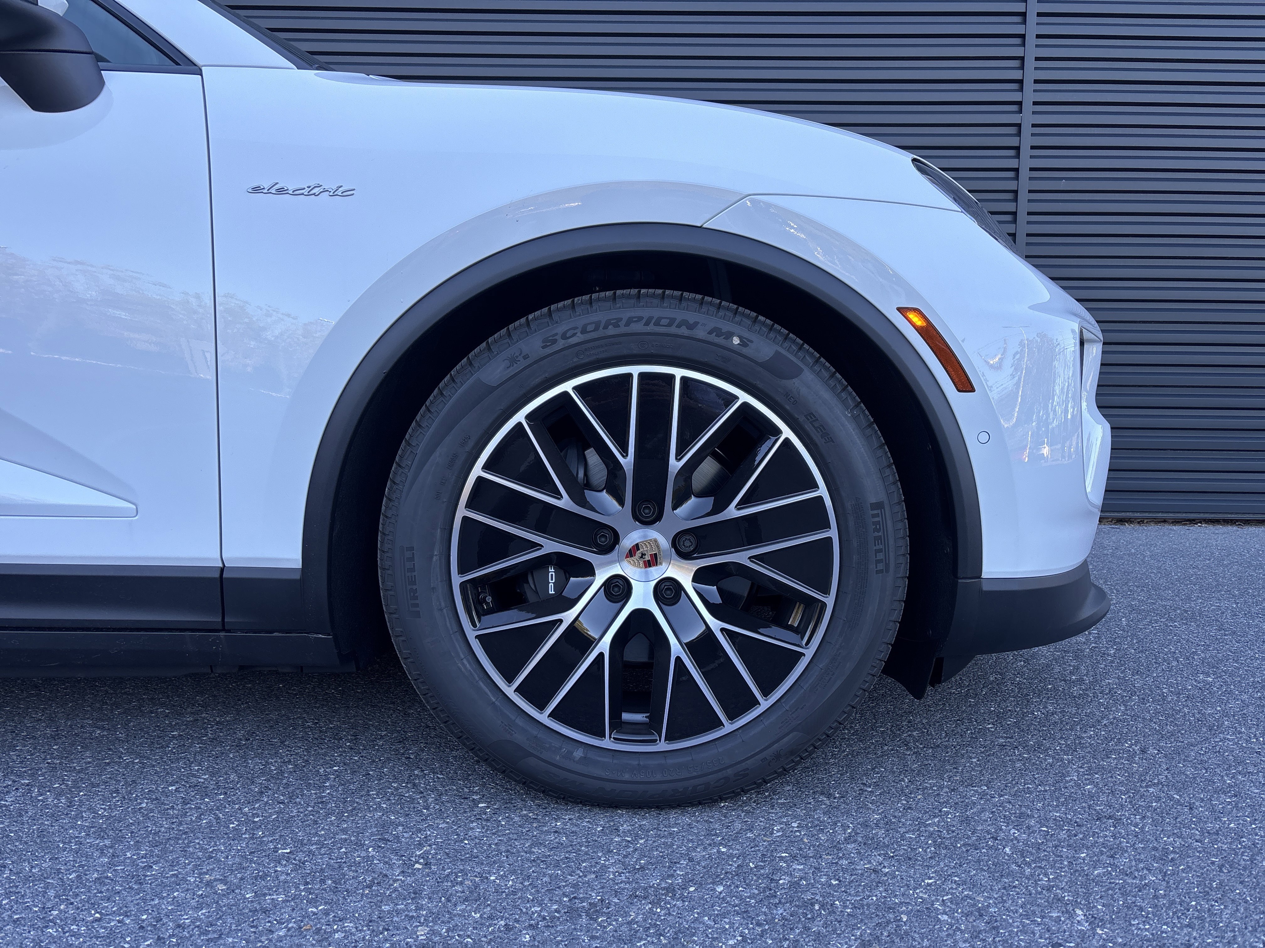 Used 2025 Porsche Macan Electric image 9