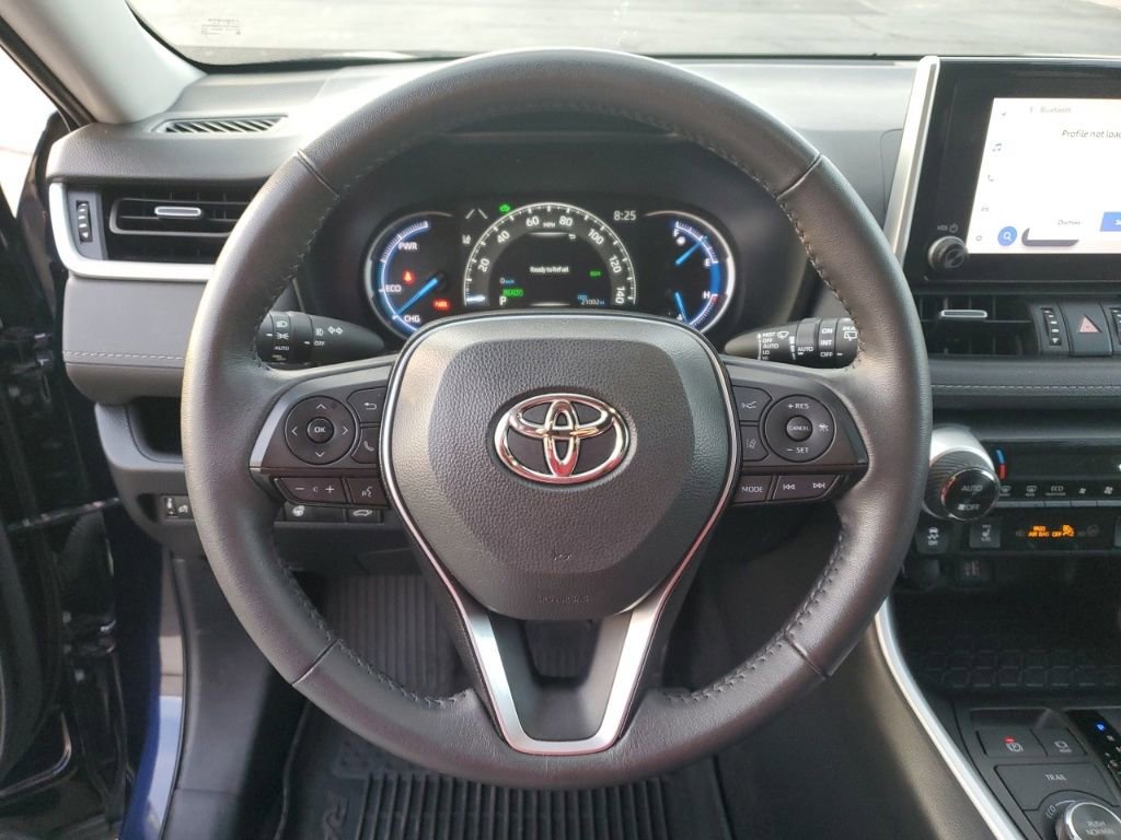 Used 2023 Toyota RAV4 XLE Premium image 15