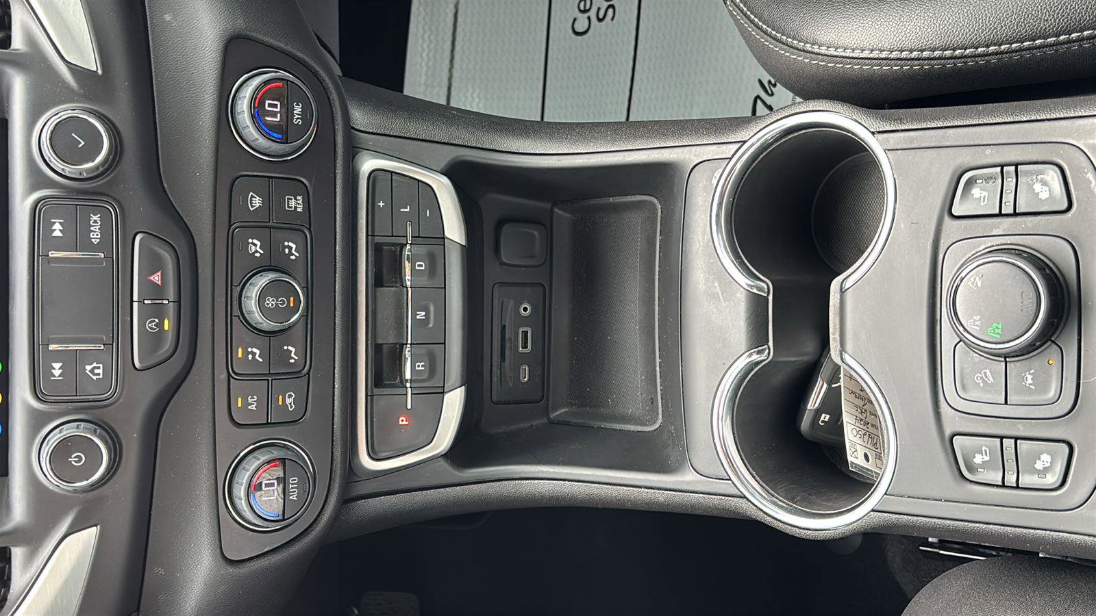 Certified 2024 GMC Terrain SLT w/ Elevation Edition AWD/4WD image 32