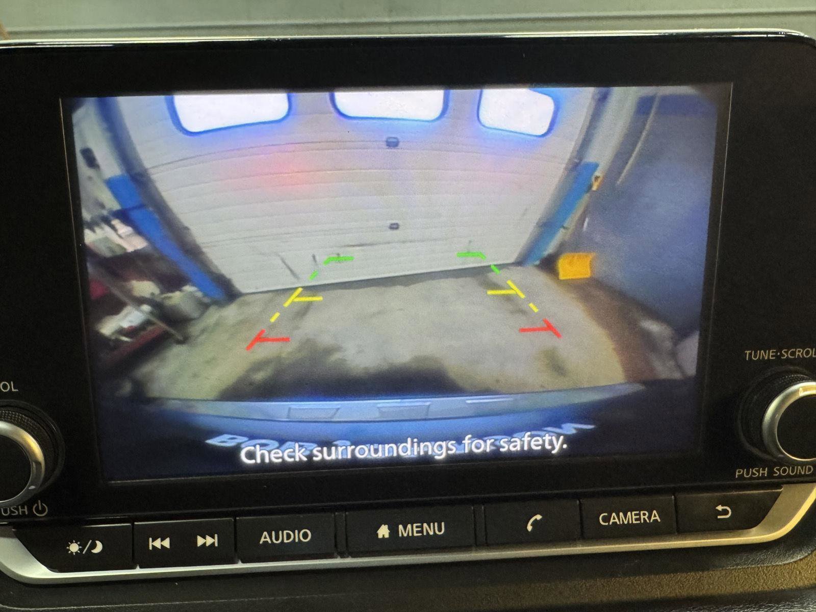 Used 2023 Nissan Rogue SV image 27