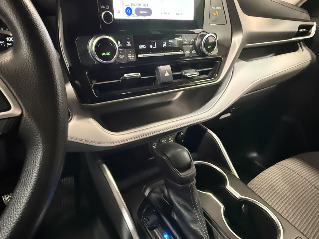 Used 2023 Toyota Highlander L FWD image 34
