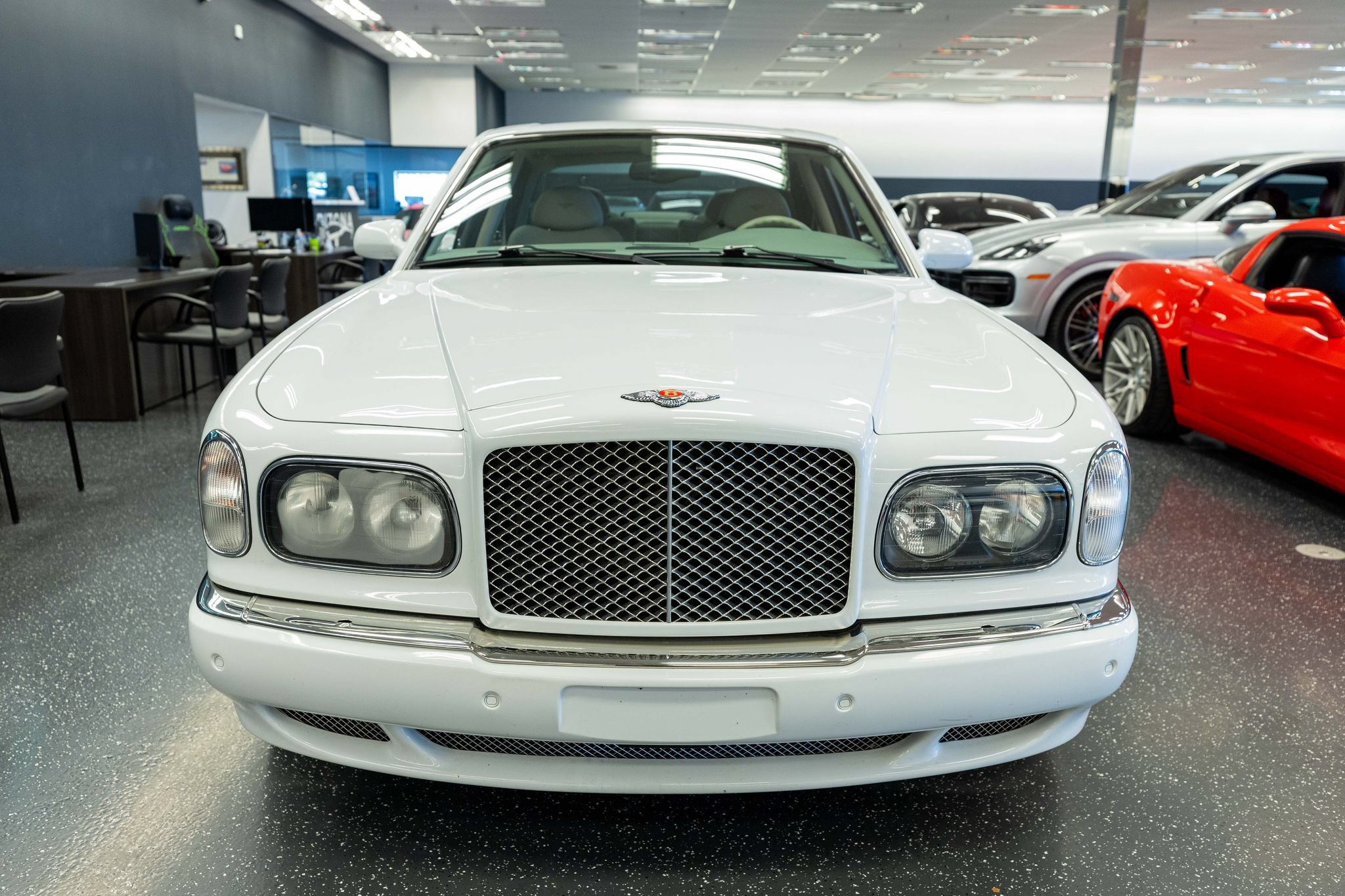 Used 2001 Bentley Arnage Red Label RWD image 2