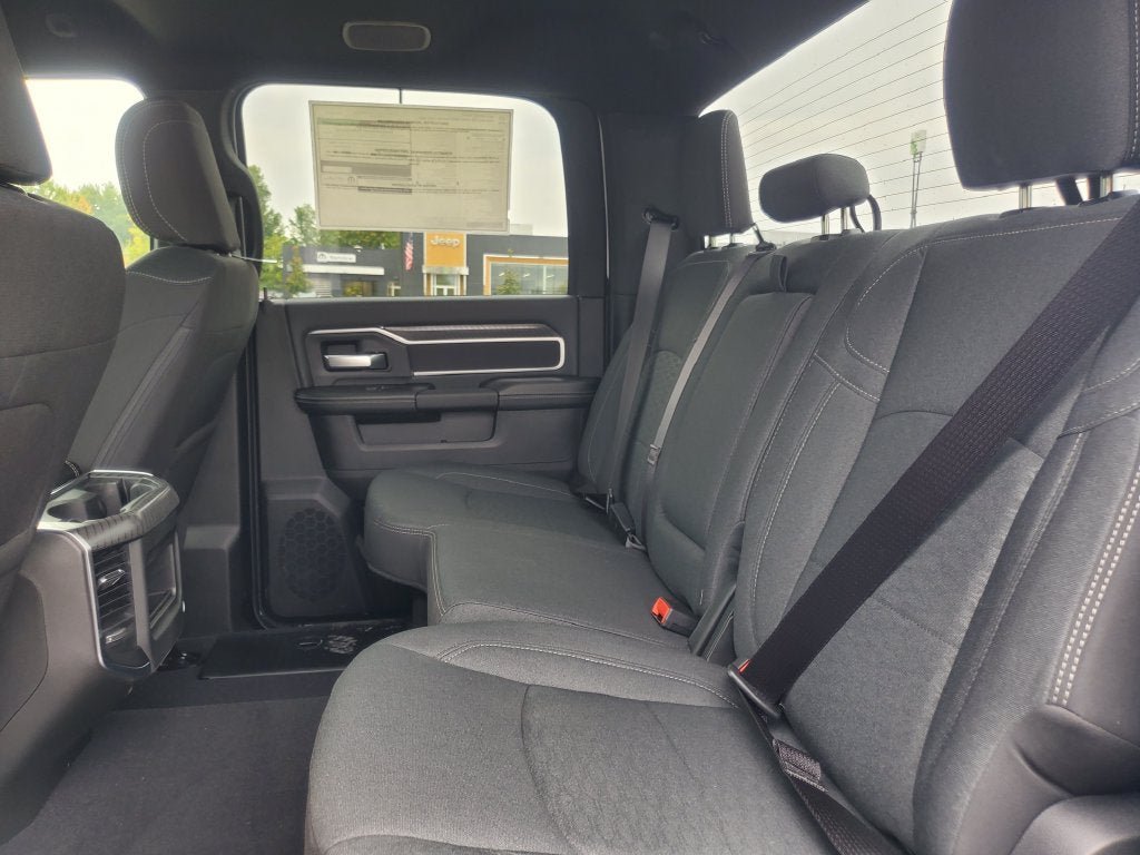 New 2027 RAM 3500 Big Horn AWD/4WD image 26