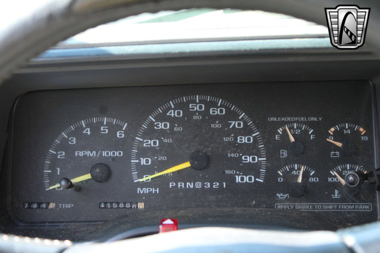 Used 1999 Chevrolet Tahoe Z71 w/ Preferred Equipment Group image 8