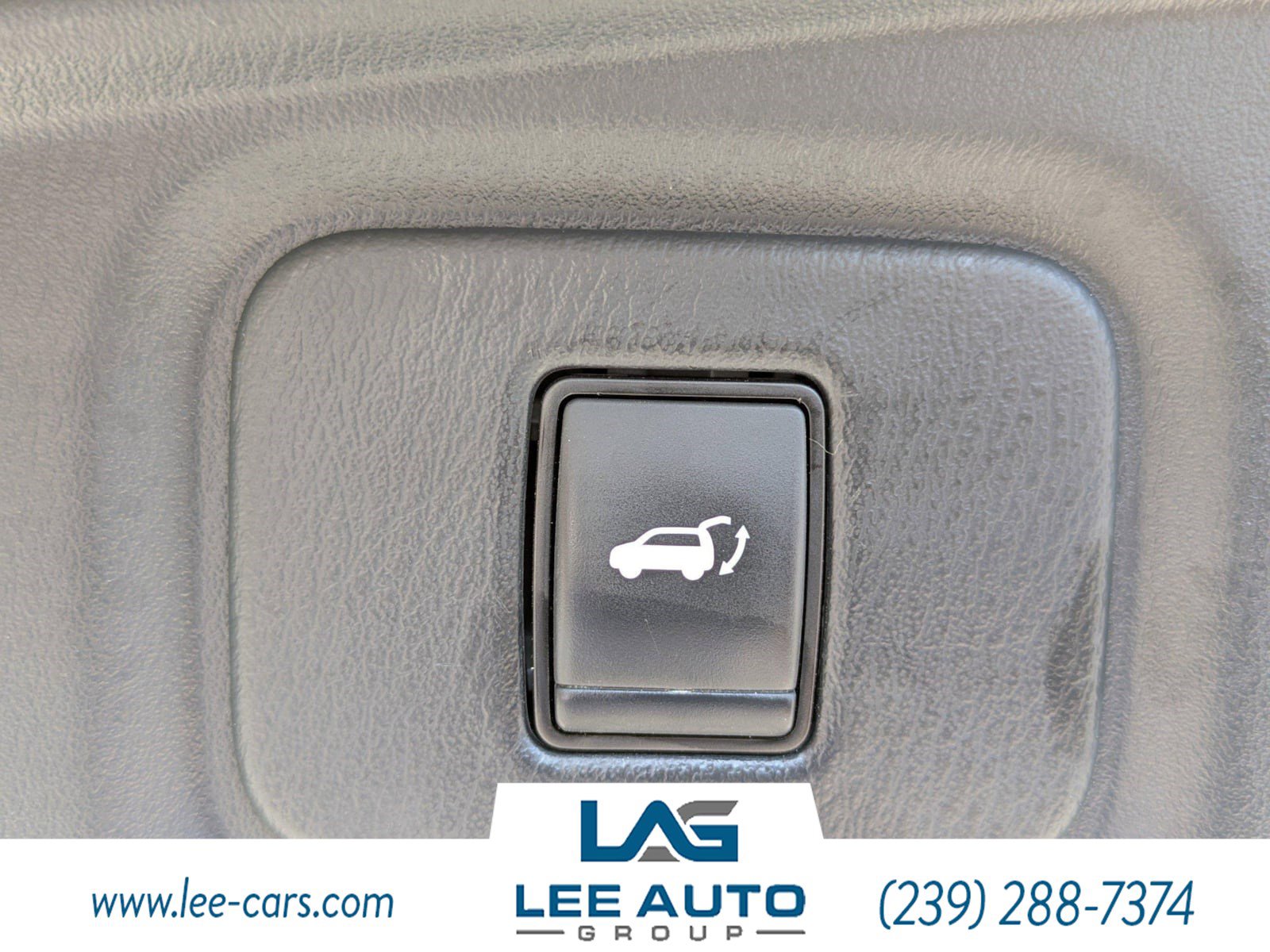 Used 2020 Nissan Pathfinder SL image 11