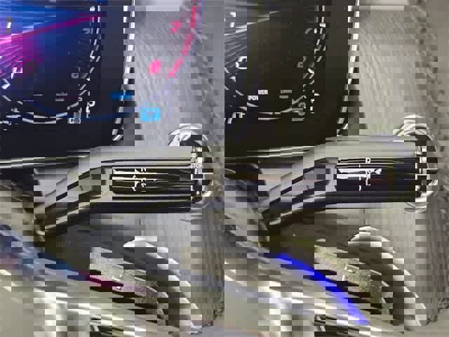 Used 2025 Mercedes-Benz GLC 300 4MATIC image 58