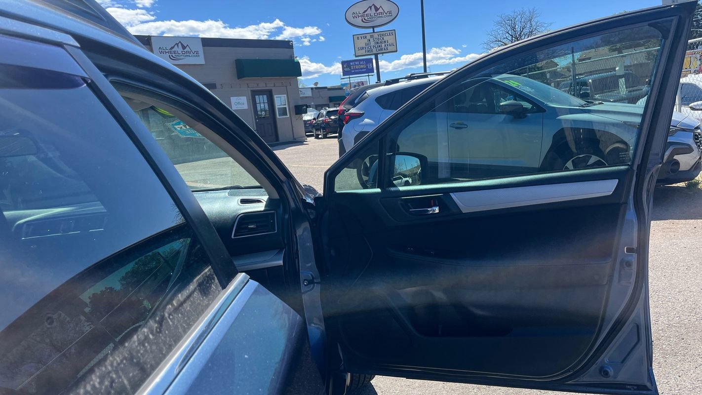 Used 2016 Subaru Outback 2.5i Premium image 11