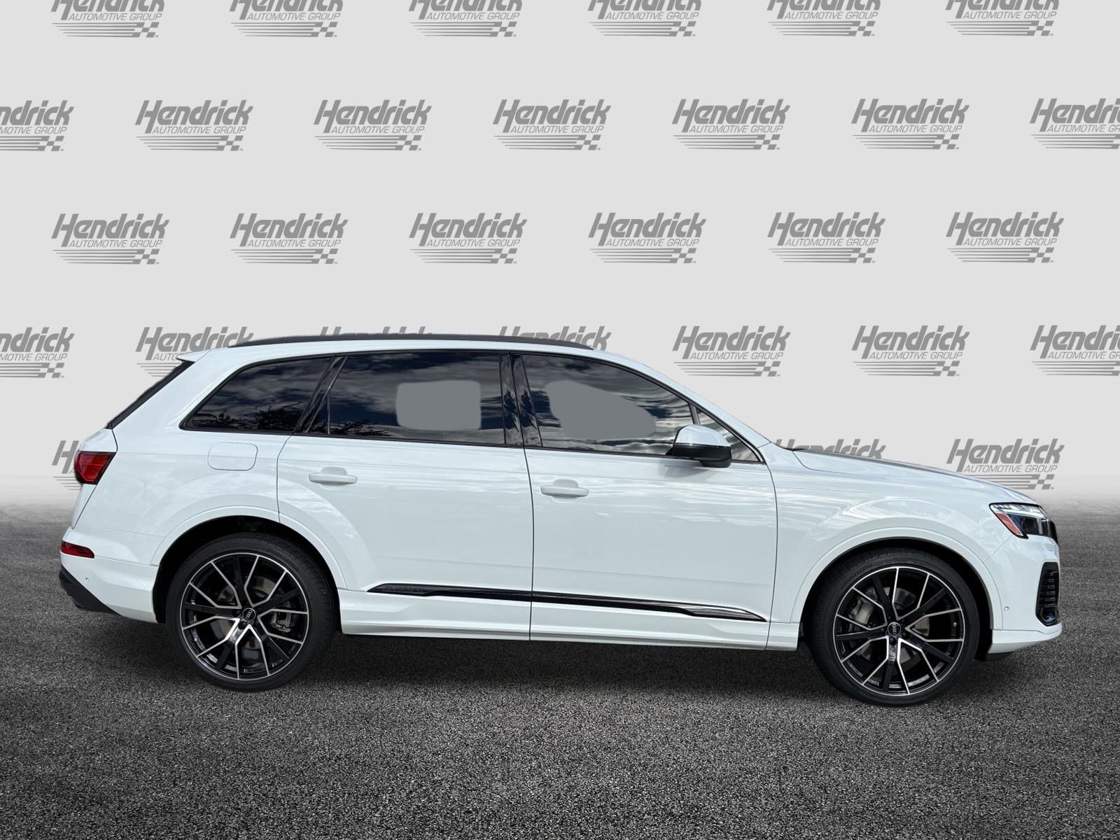 Used 2025 Audi Q7 3.0T Prestige image 11