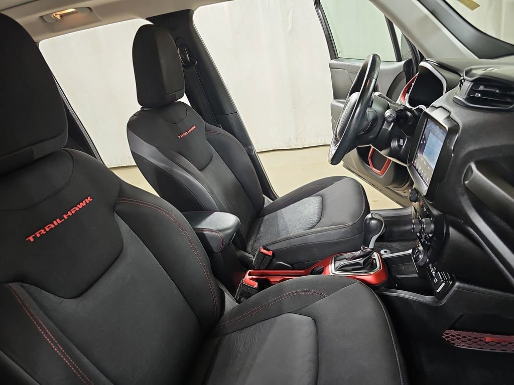 Used 2018 Jeep Renegade Trailhawk w/ UConnect 8.4 Nav Group image 13