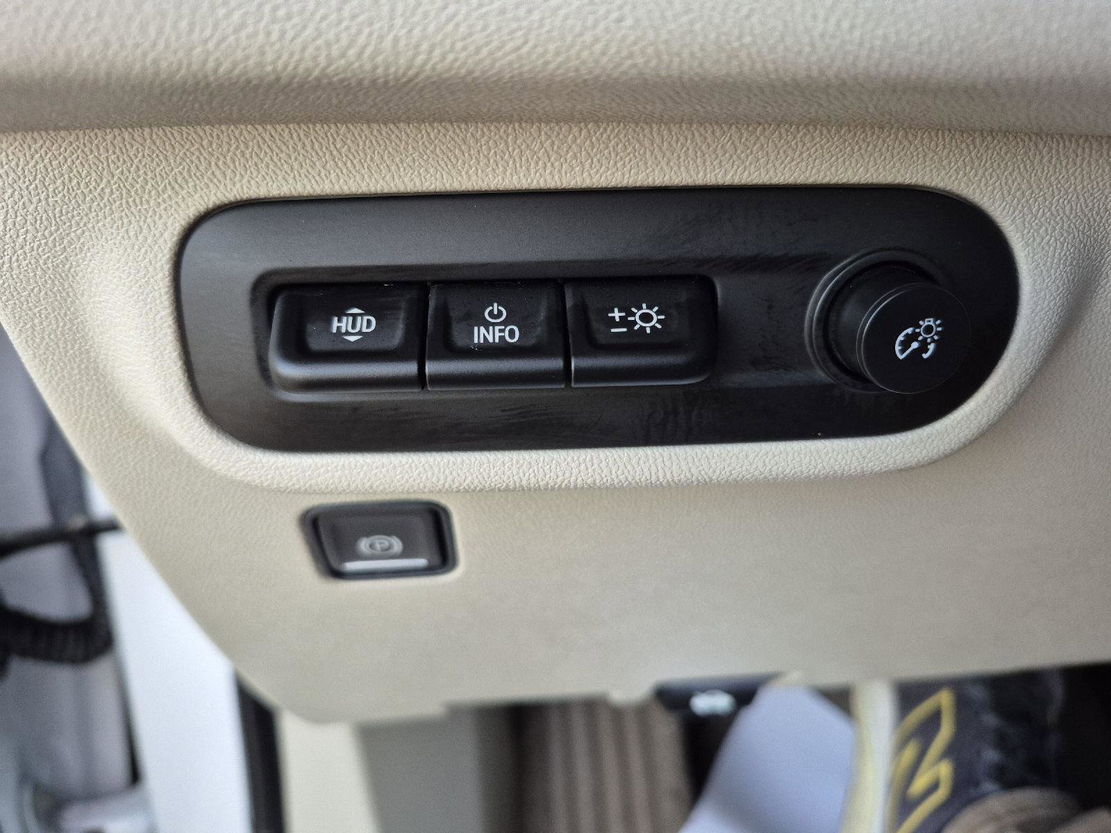 Used 2024 GMC Terrain Denali w/ Denali Premium Package image 11