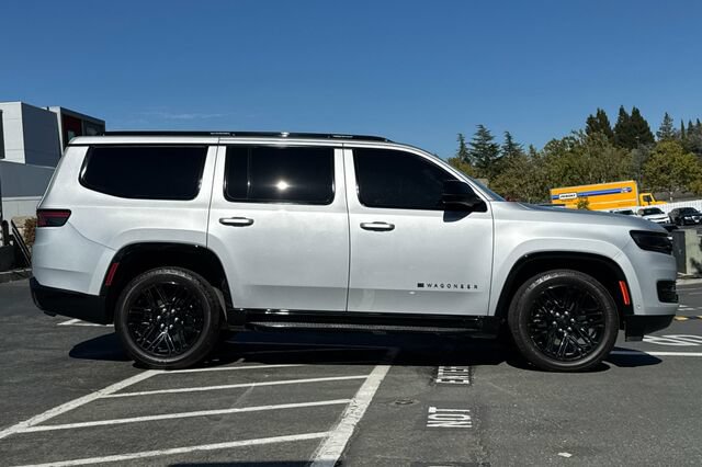 Certified 2023 Jeep Wagoneer Series II AWD/4WD image 3