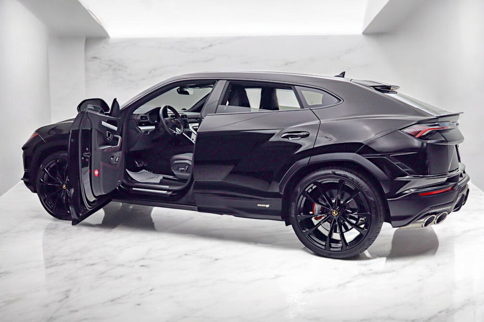 Used 2024 Lamborghini Urus S image 7