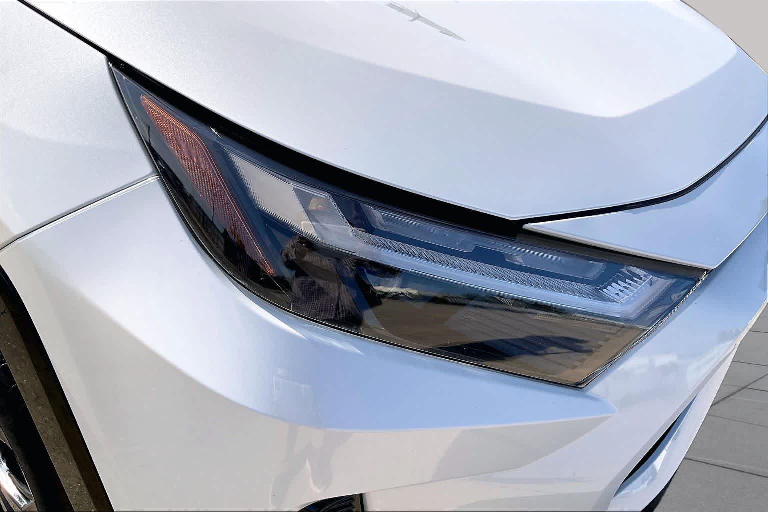Used 2022 Toyota RAV4 SE AWD/4WD image 25