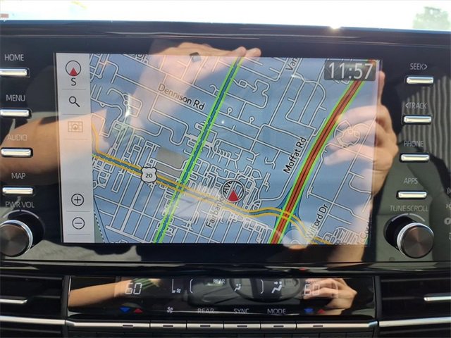 Used 2022 Toyota Sienna Limited image 17