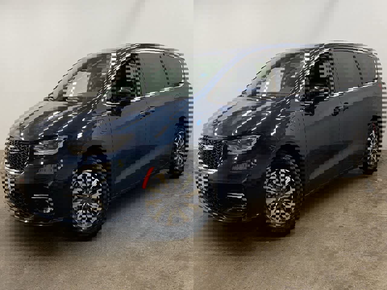 Used 2023 Chrysler Pacifica Touring-L