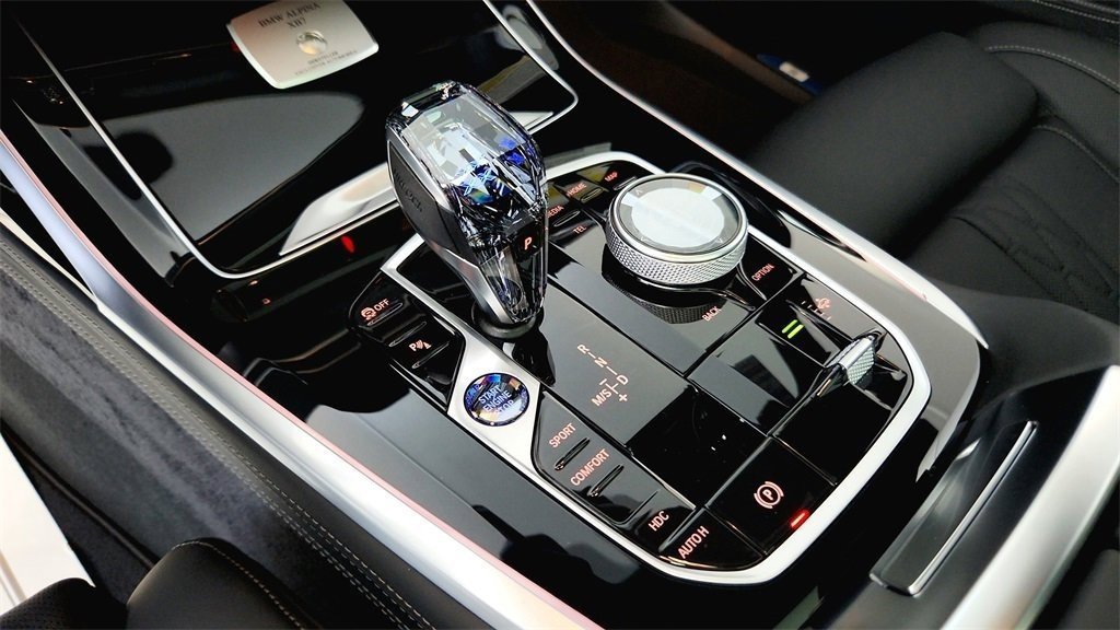 New 2026 BMW ALPINA XB7 image 13