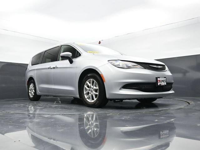 Used 2023 Chrysler Voyager LX FWD image 50