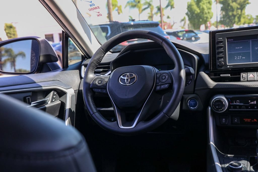 Used 2022 Toyota RAV4 XLE Premium AWD/4WD image 25