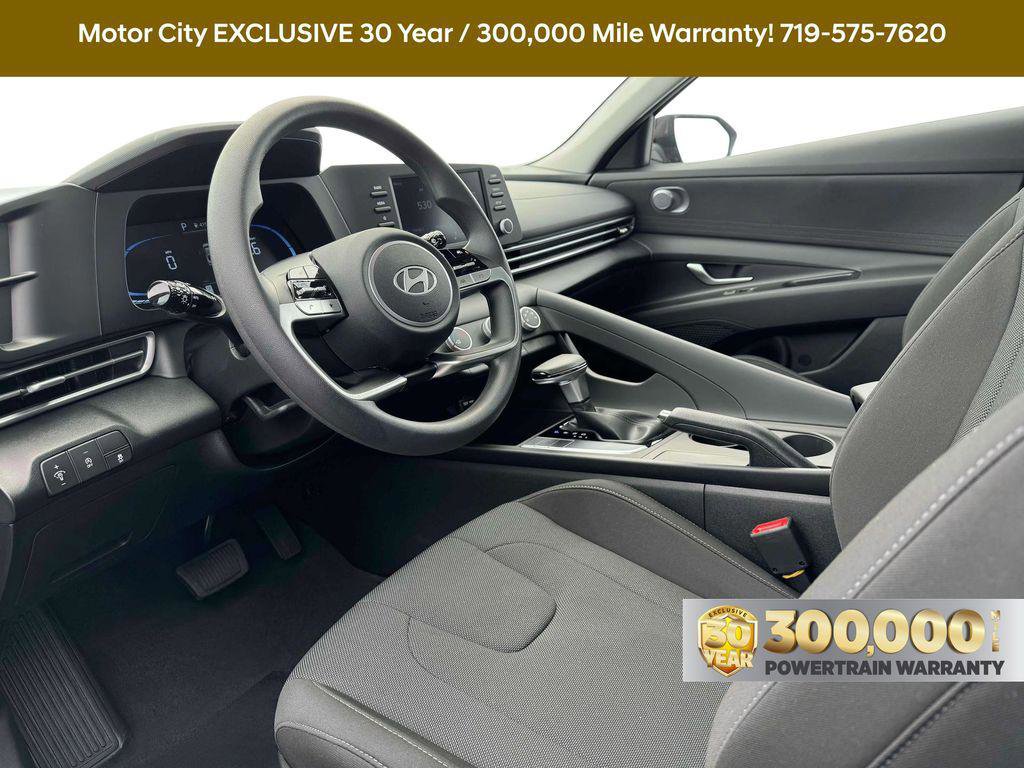 New 2025 Hyundai Elantra SE image 18