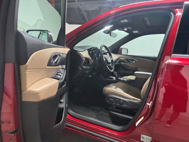 Used 2023 Chevrolet Traverse Premier image 19