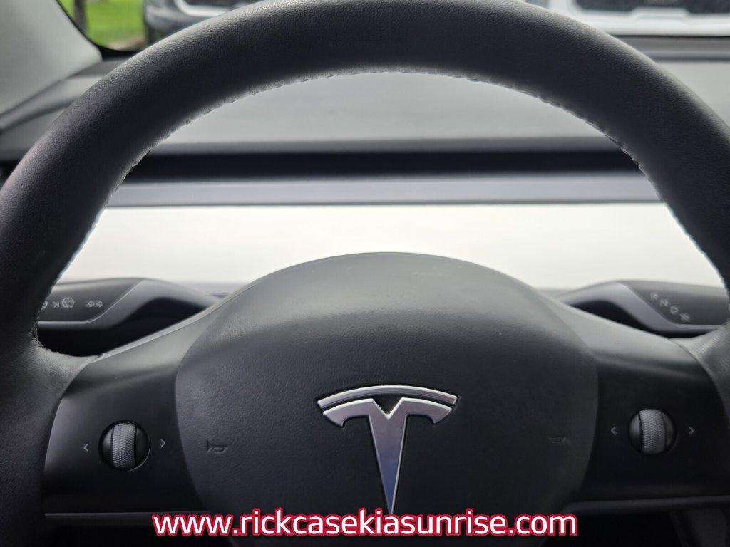 Used 2022 Tesla Model Y Long Range AWD/4WD image 25