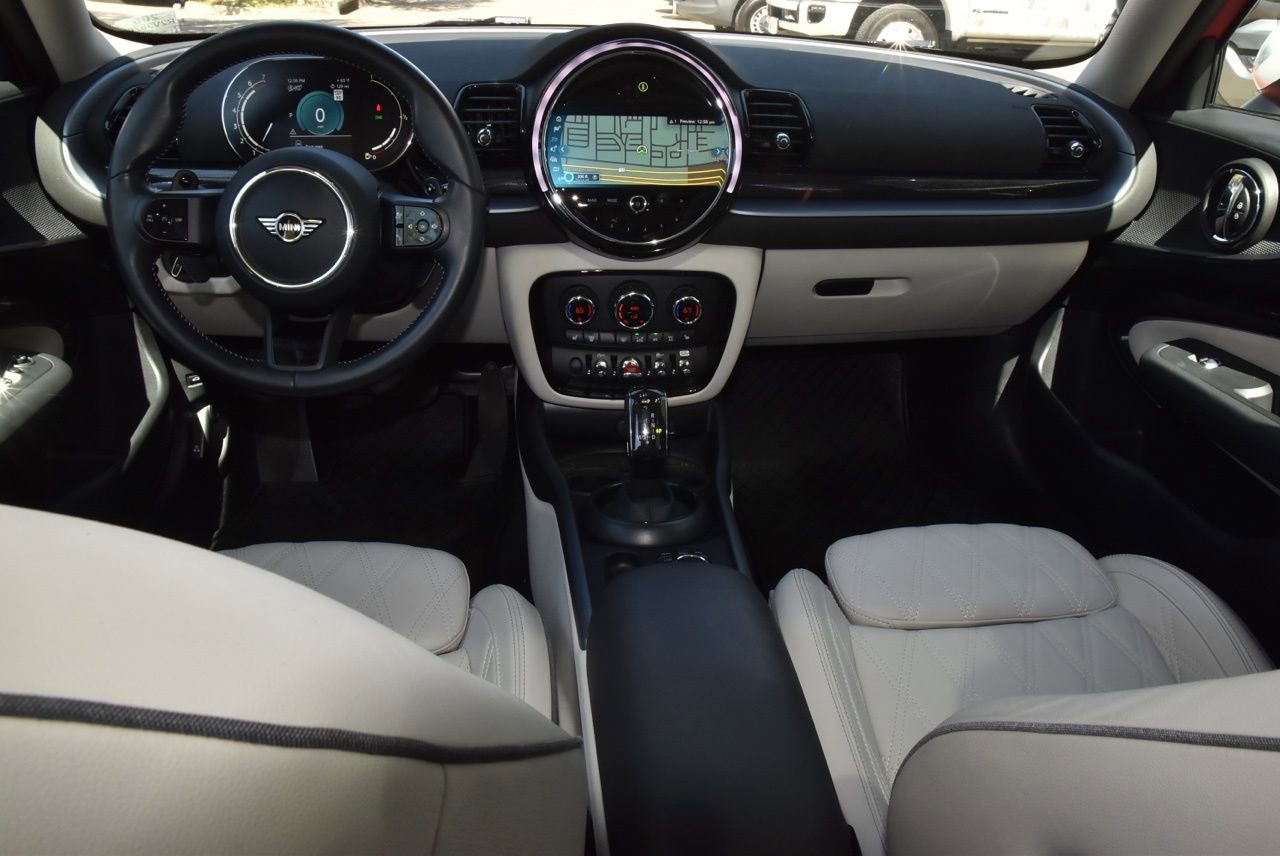 Used 2024 MINI Cooper Clubman S w/ Signature Upholstery Package FWD image 16